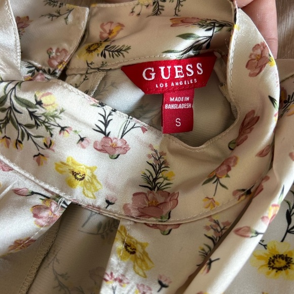 Guess Floral Satin Cropped Blouse with Long Sleeves, V Cutout Neck, Buttons - Picture 10 of 12